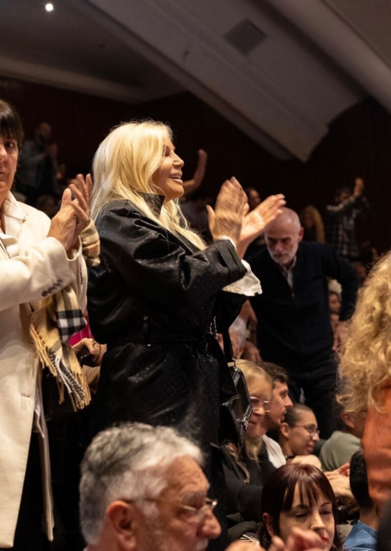 Susana Giménez fue a ver Votemos al Metropolitan y aplaudió de pie al elenco