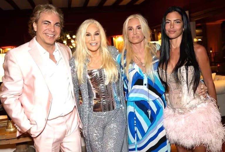 Susana Giménez junto a Mecha Sarrabayrouse, Cristian Castro y su novia.