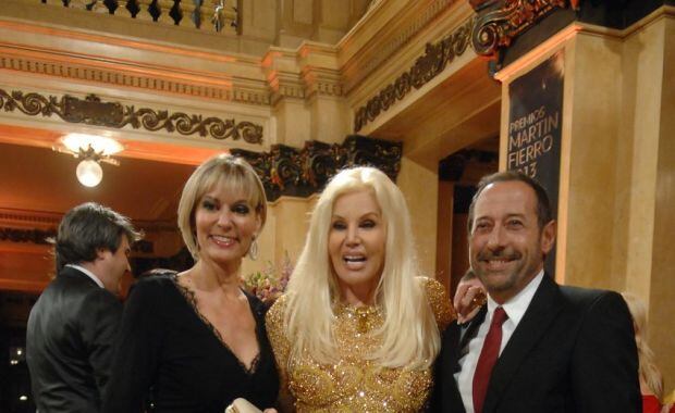 Susana posó con Guillermo Francella y su esposa (Foto: Telefe).