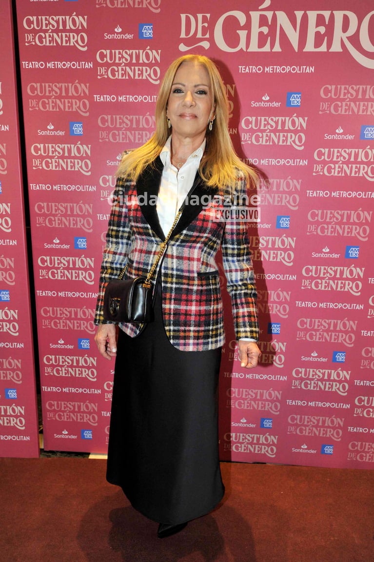 Susana Roccasalvo en el estreno de  Cuestión de Género en el teatro (Foto: Movilpress).