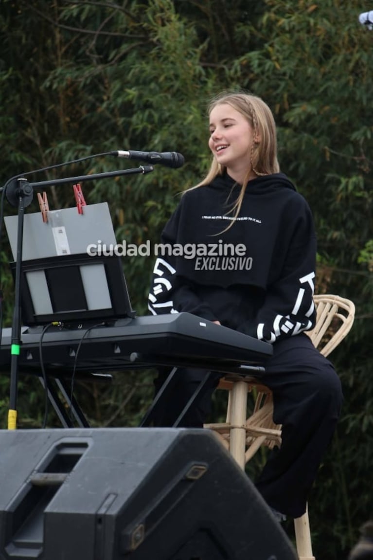 Taína Gravier, la hija de Valeria Mazza, debutó como cantante: las fotos y el apoyo de su familia 