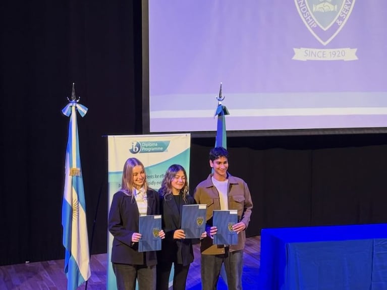 Taína terminó el colegio y lo celebró junto a Valeria Mazza y Alejandro Gravier: “Muy orgullosos”. CREDITO: Instagram