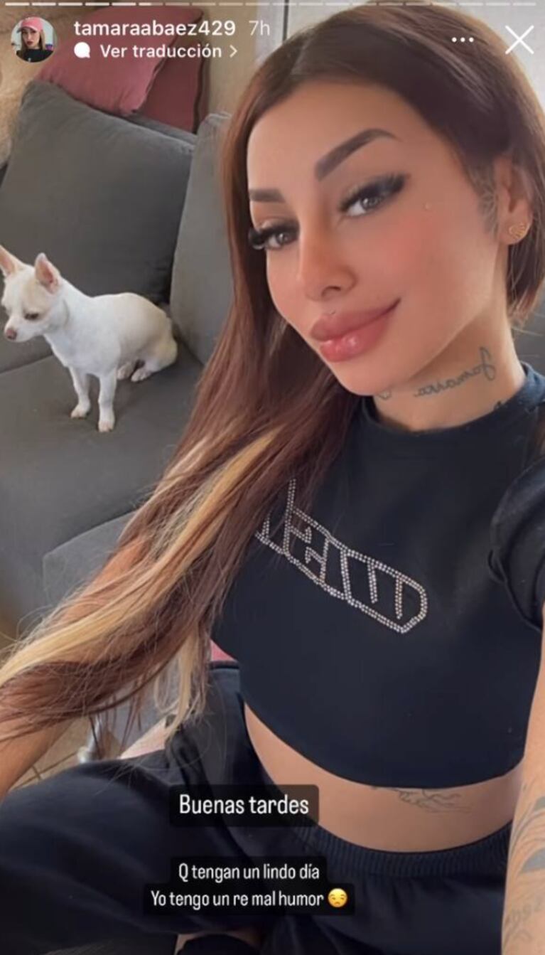 Tamara Báez impactó con sus nuevas pestañas postizas de fantasía: "Tienen un poquito de blanco"