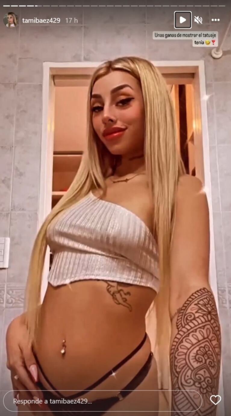 Tamara Báez posó sensual para mostrar su nuevo e imponente tatuaje