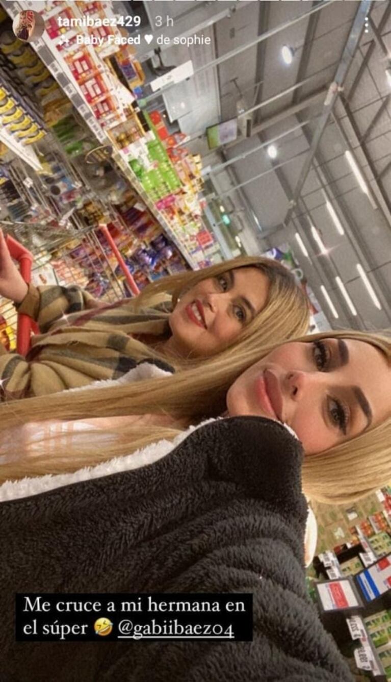 Tamara Báez presentó a su hermana y son súper parecidas: "Me la crucé en el súper"