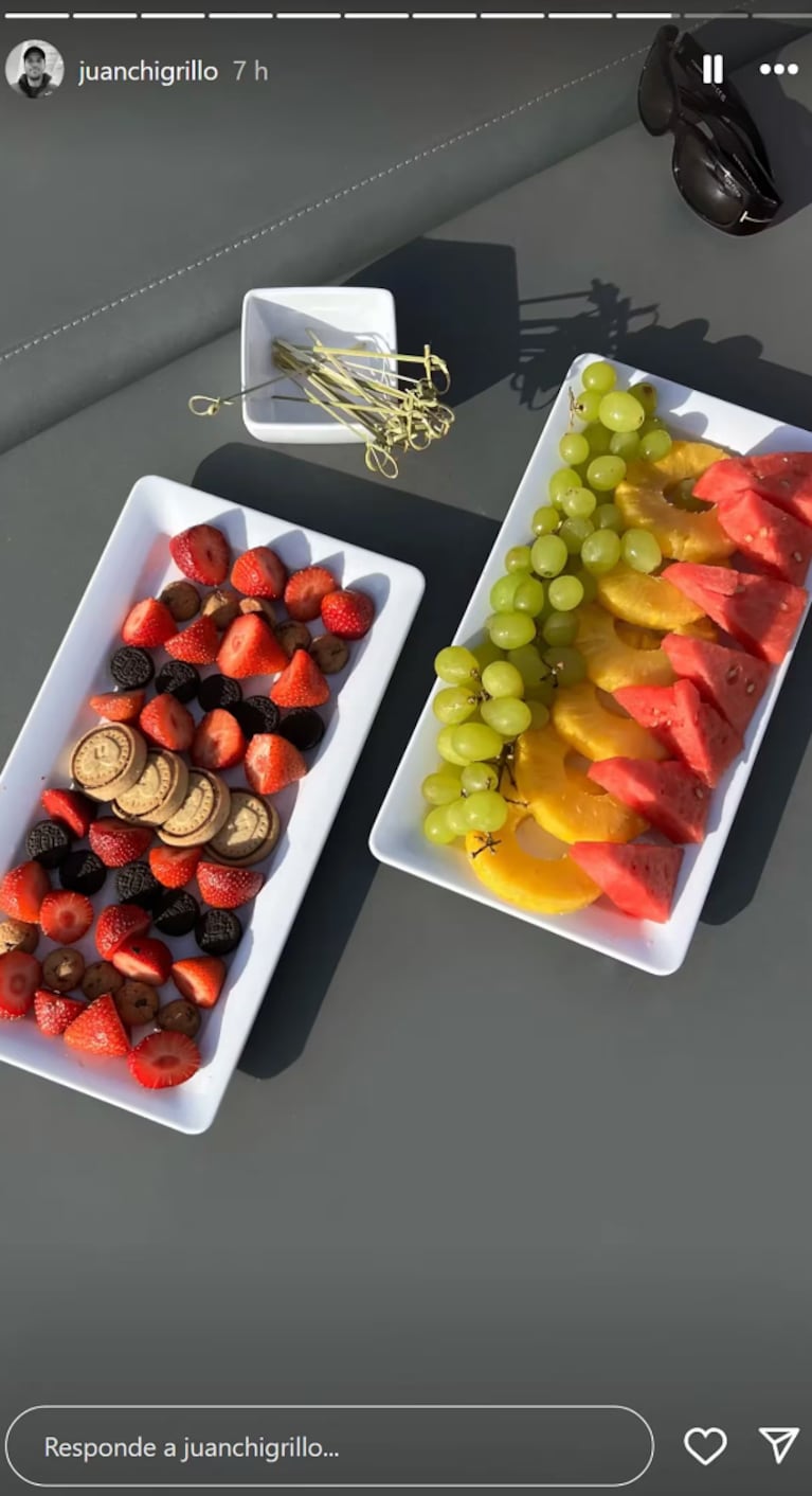 También, degustaron galletitas de chocolate y frutas como sandía, ananá, uvas y frutillas.