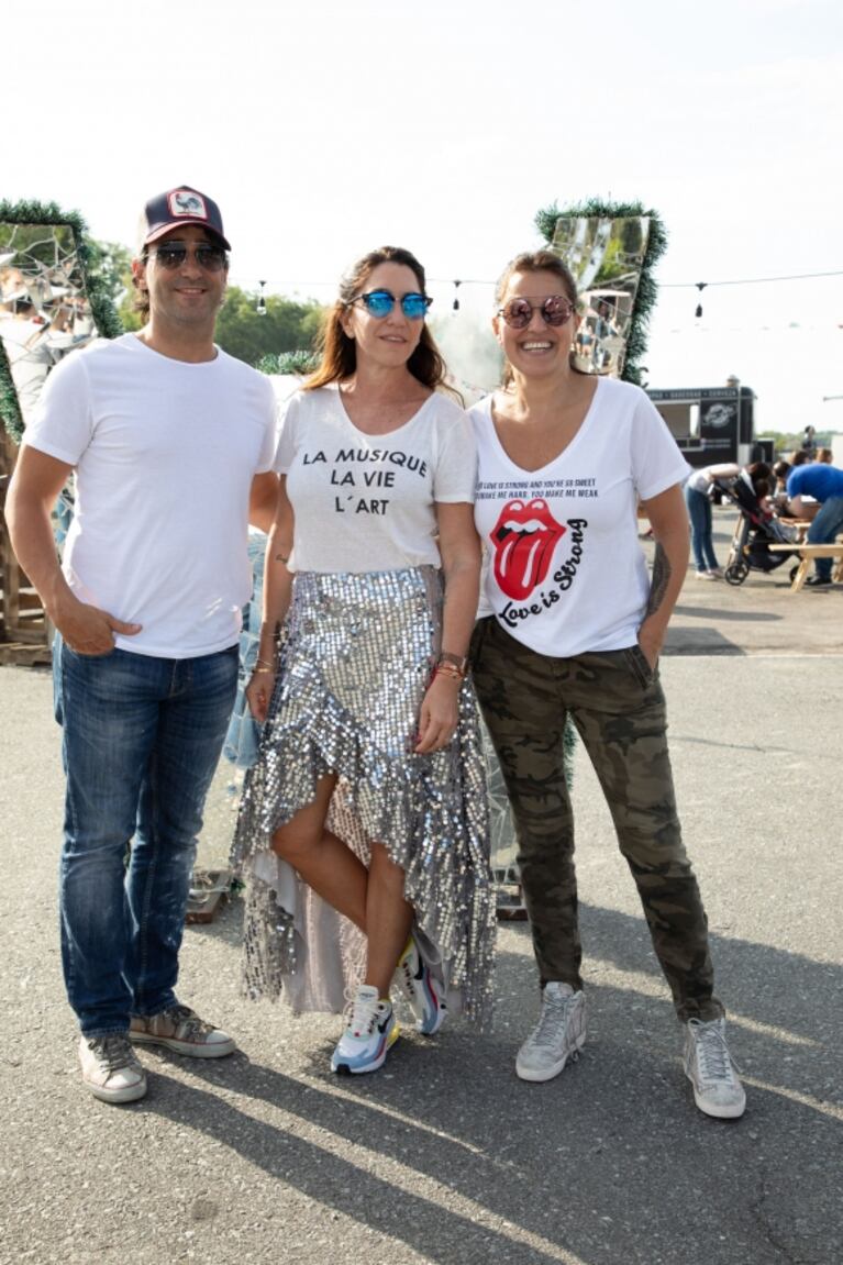 ¡Tarde de looks! Vero Lozano, Gege Neumann, Maju Lozano con su novio y más famosos en un festival navideño