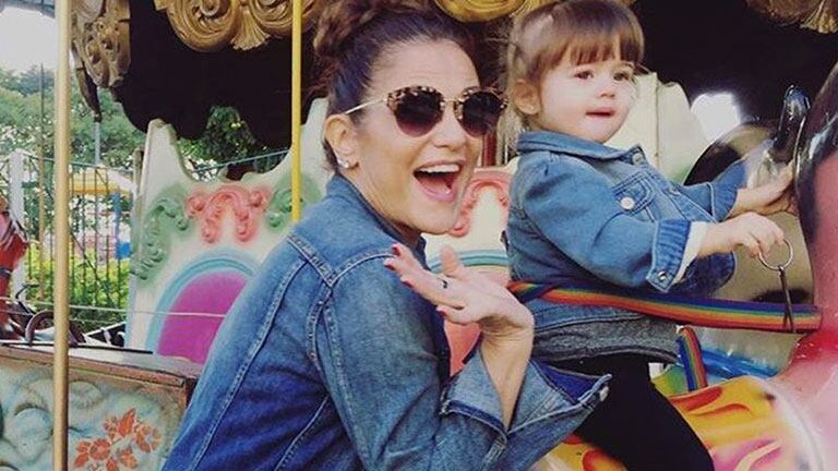 ¡Tarde de teatro de madre e hija! El tierno paseo de María Fernanda Callejón con Giovanna
