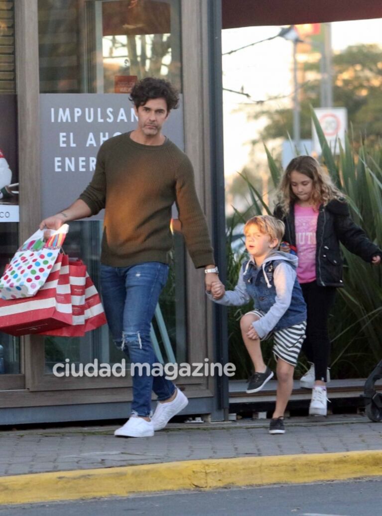 ¡Tarde en familia! Mariano Martínez, paseo de compras junto a Camila Cavallo, su beba y sus hijos