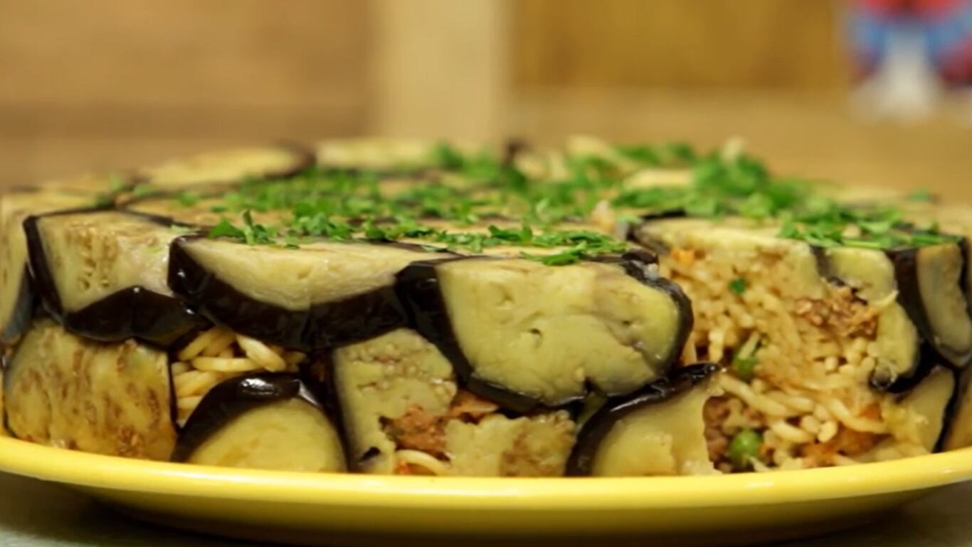 ¿Tarta de fideos?: la receta para sorprender a todos con unos spaghettis a la siciliana