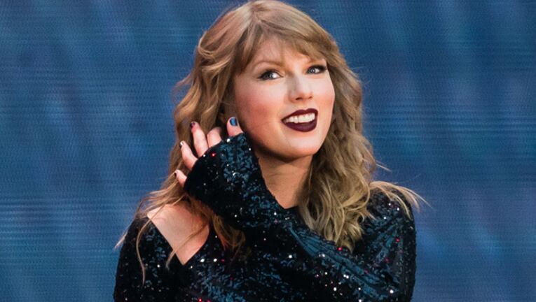 Taylor le pagó los estudios universitarios a una fan.
