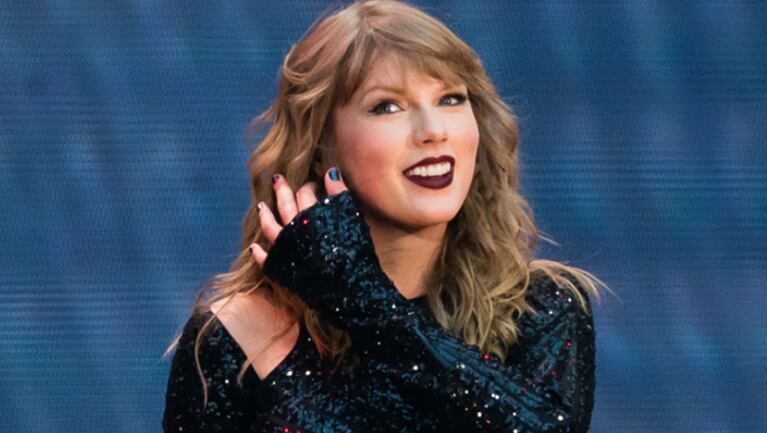 Taylor le pagó los estudios universitarios a una fan.