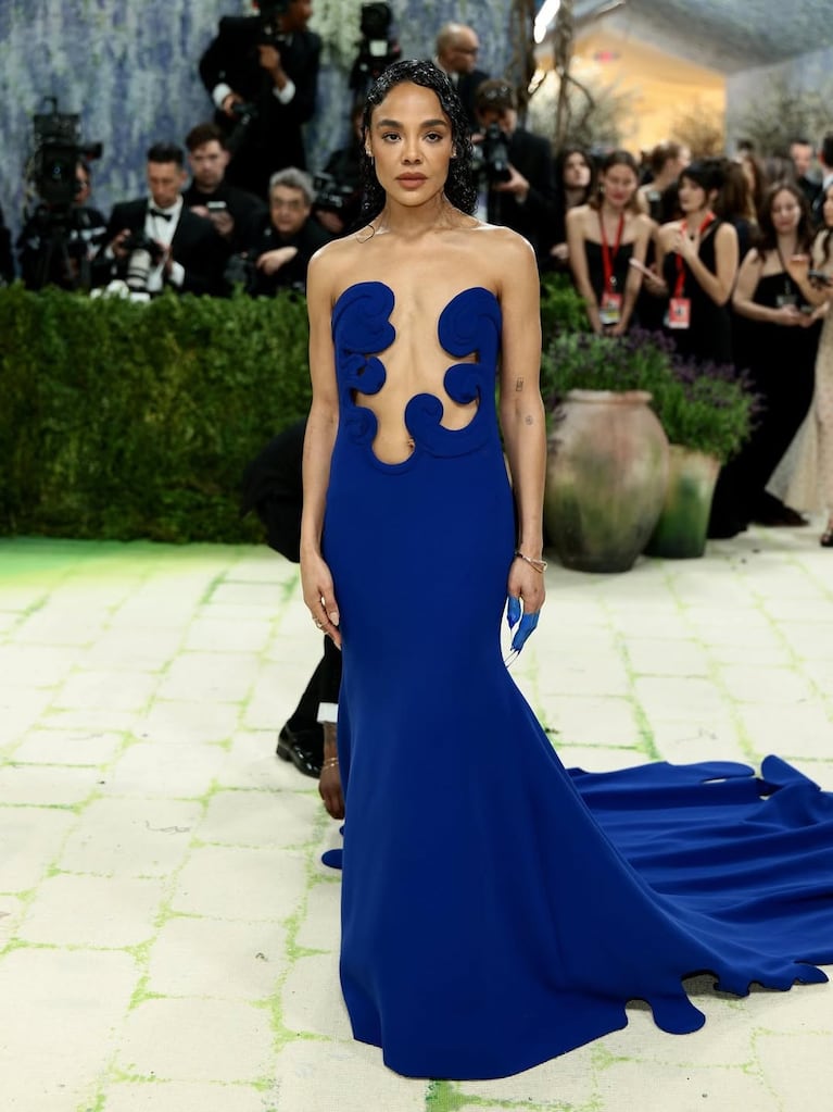 Tessa Thompson (Foto: Instagram @metgalaofficial_)
