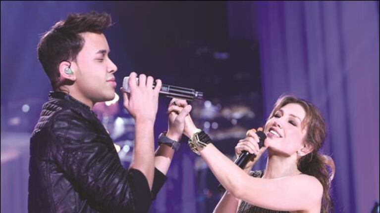Thalía ensayó pasos de bachata junto a Prince Royce