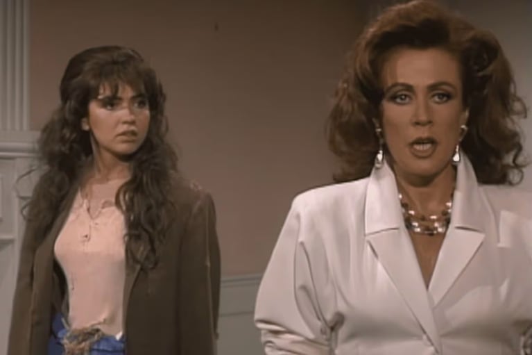 Thalía y Laura Zapata, su hermana en la vida real, en María Mercedes.