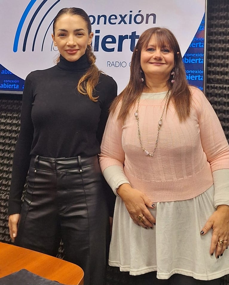 Thelma Fardin y la periodista Karim González