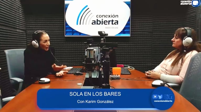 Thelma Fardin y la periodista Karim González