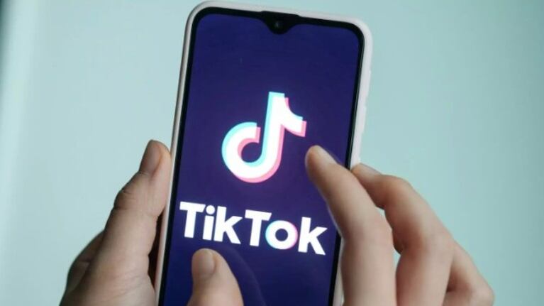 TikTok trabaja en un modo claro que oculta elementos de su interfaz
