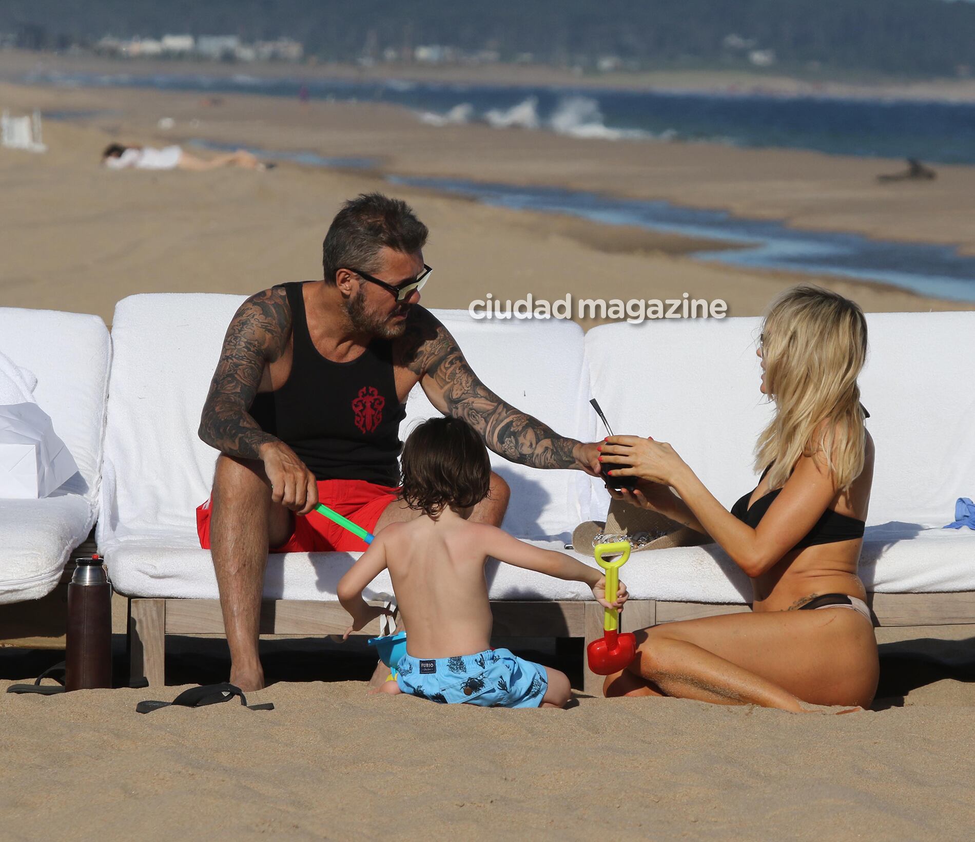 Tinelli y Guillermina Valdés, de vacaciones en Punta del Este