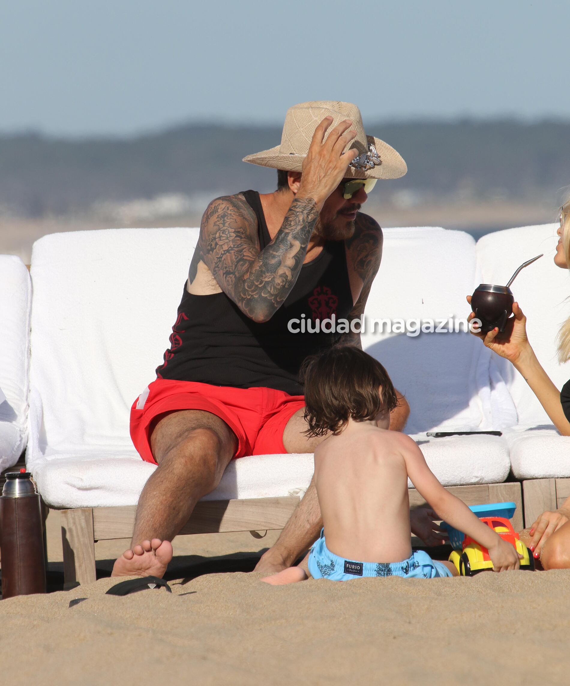 Tinelli y Guillermina Valdés, de vacaciones en Punta del Este