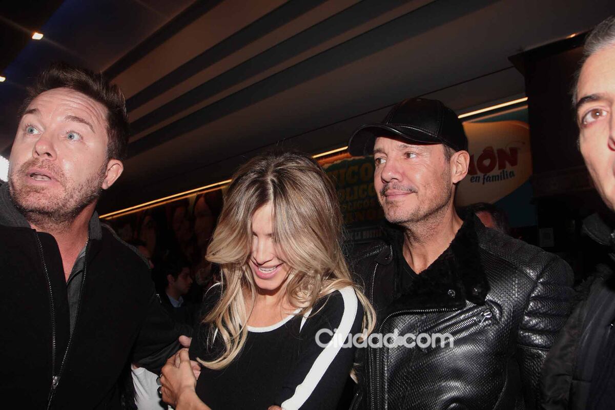Tinelli y su familia fueron a ver a Guillermina al teatro (Fotos: Movilpress). 