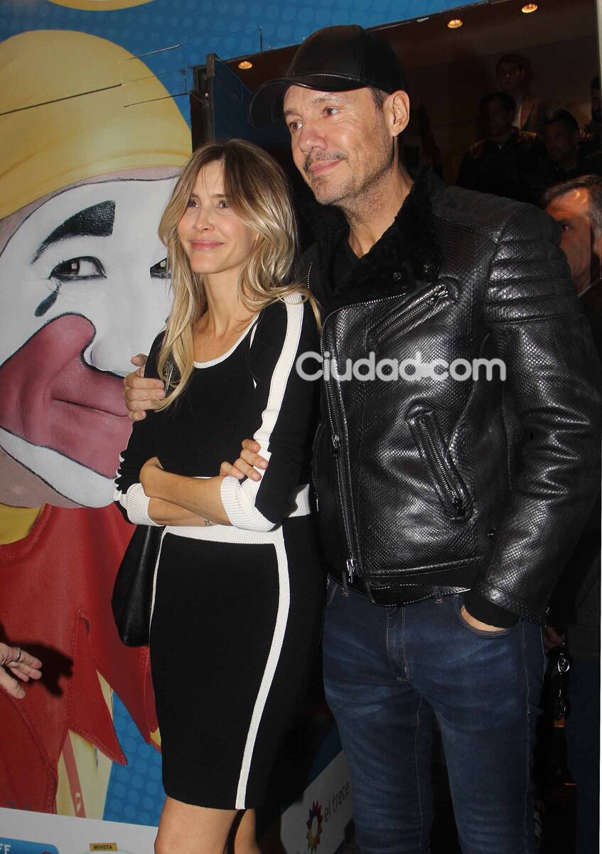 Tinelli y su familia fueron a ver a Guillermina al teatro (Fotos: Movilpress). 