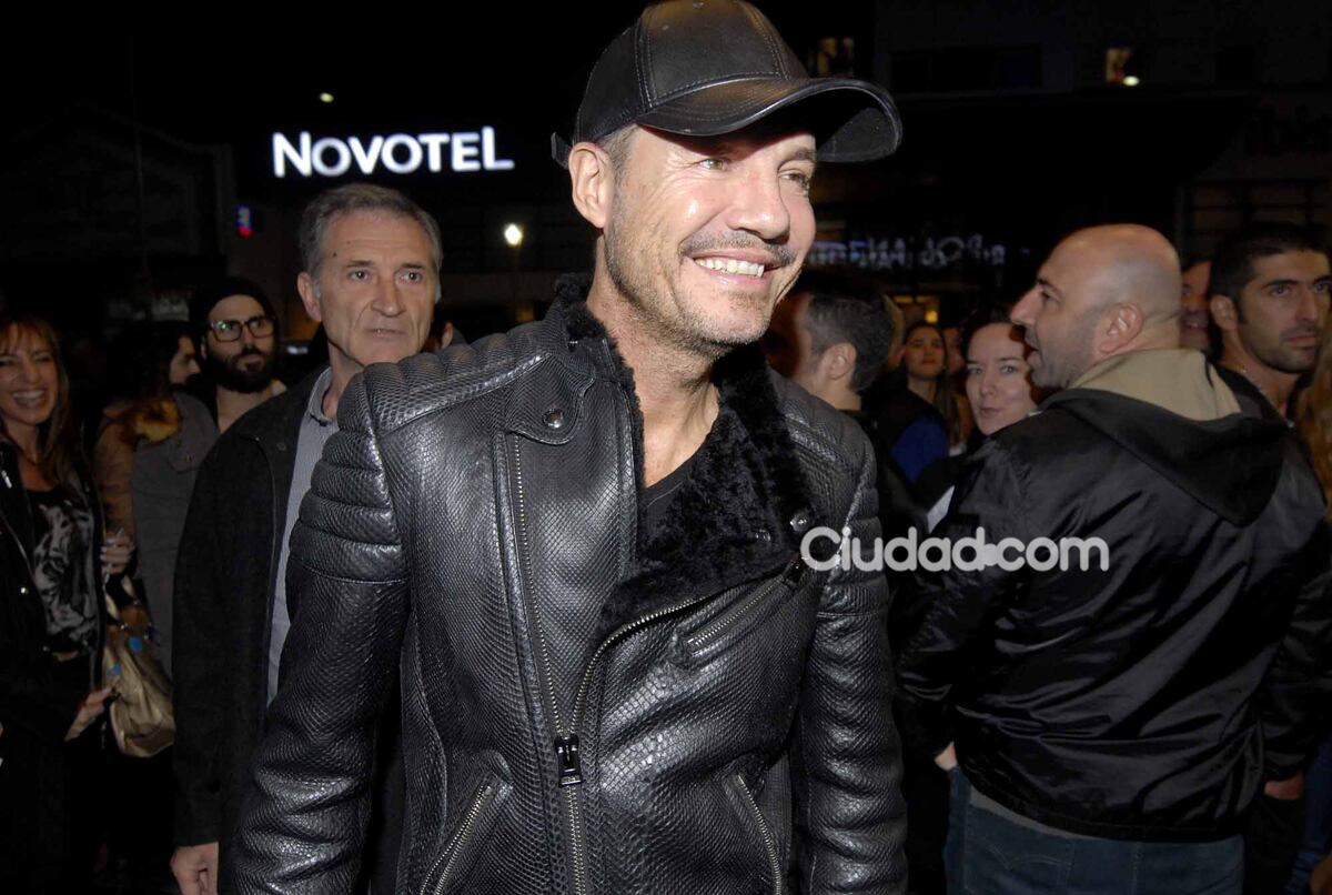 Tinelli y su familia fueron a ver a Guillermina al teatro (Fotos: Movilpress). 
