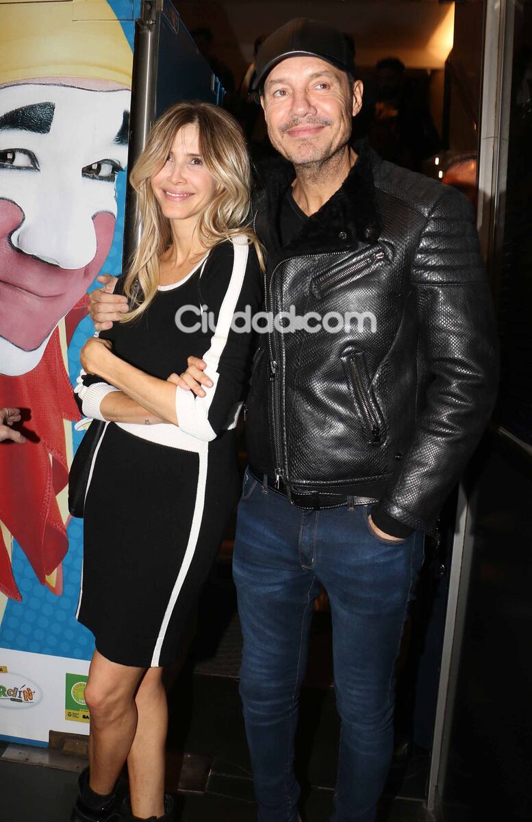 Tinelli y su familia fueron a ver a Guillermina al teatro (Fotos: Movilpress). 