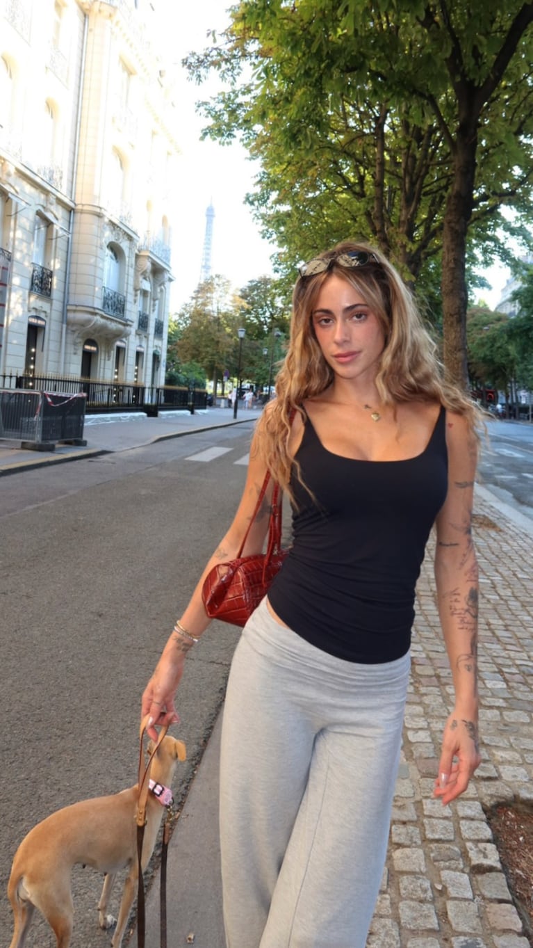 Tini Stoessel en París. (Foto: @tinistoessel)
