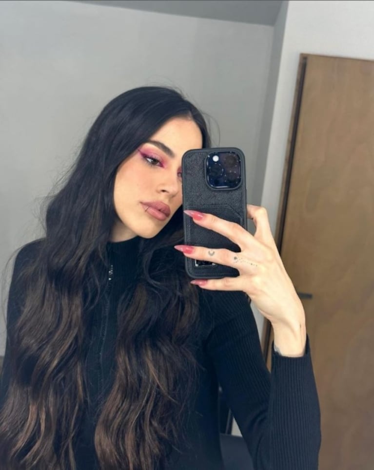 Tini Stoessel sorprendió en Instagram con su cambio de look: ahora es morocha
