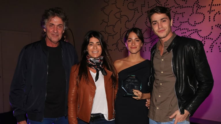 Tini Stoessel, sus padres y su hermano (Fotos: redes sociales).