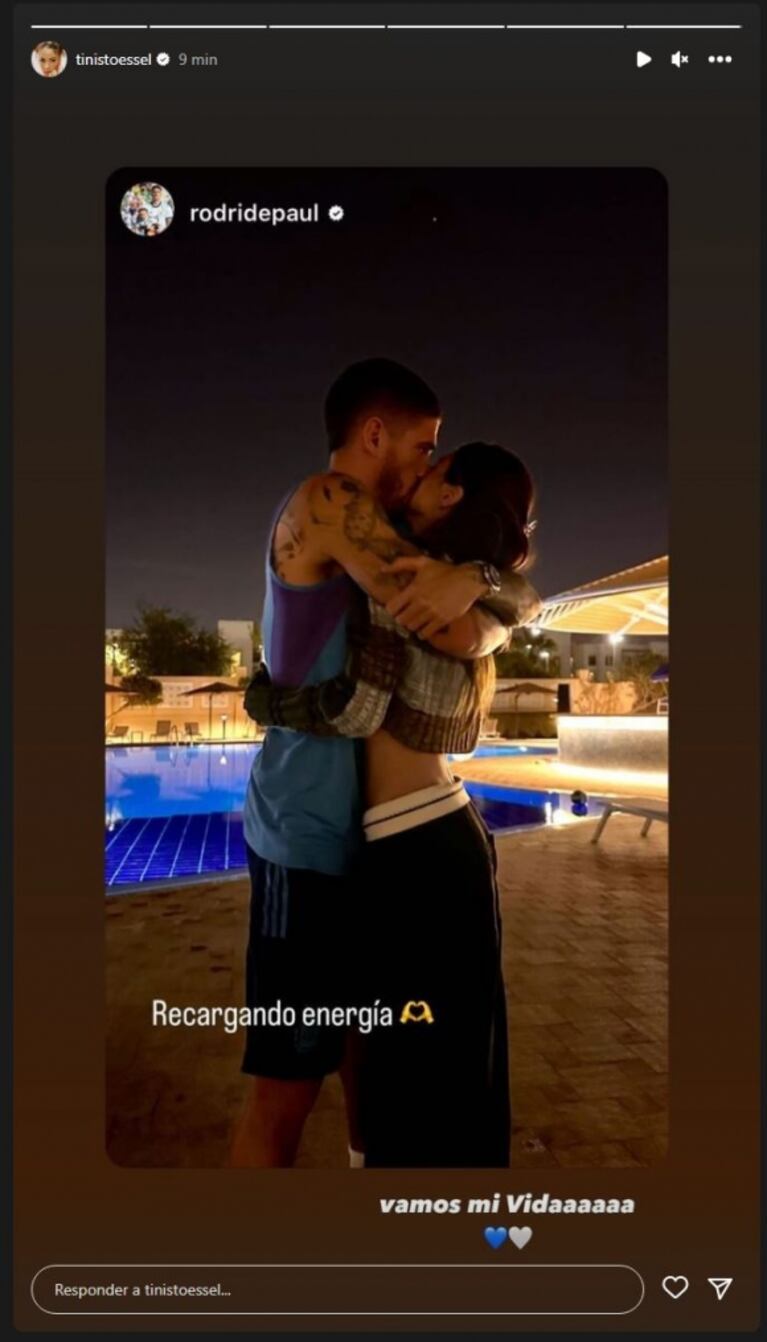 Tini Stoessel y Rodrigo De Paul: la foto del apasionado encuentro en la noche Qatar