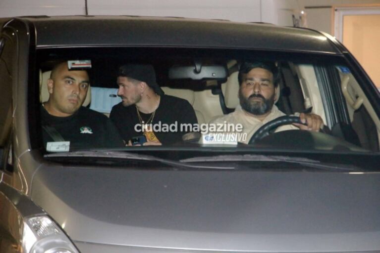Tini Stoessel y Rodrigo de Paul llegaron juntos a la Argentina: las fotos de la intimidad de la pareja