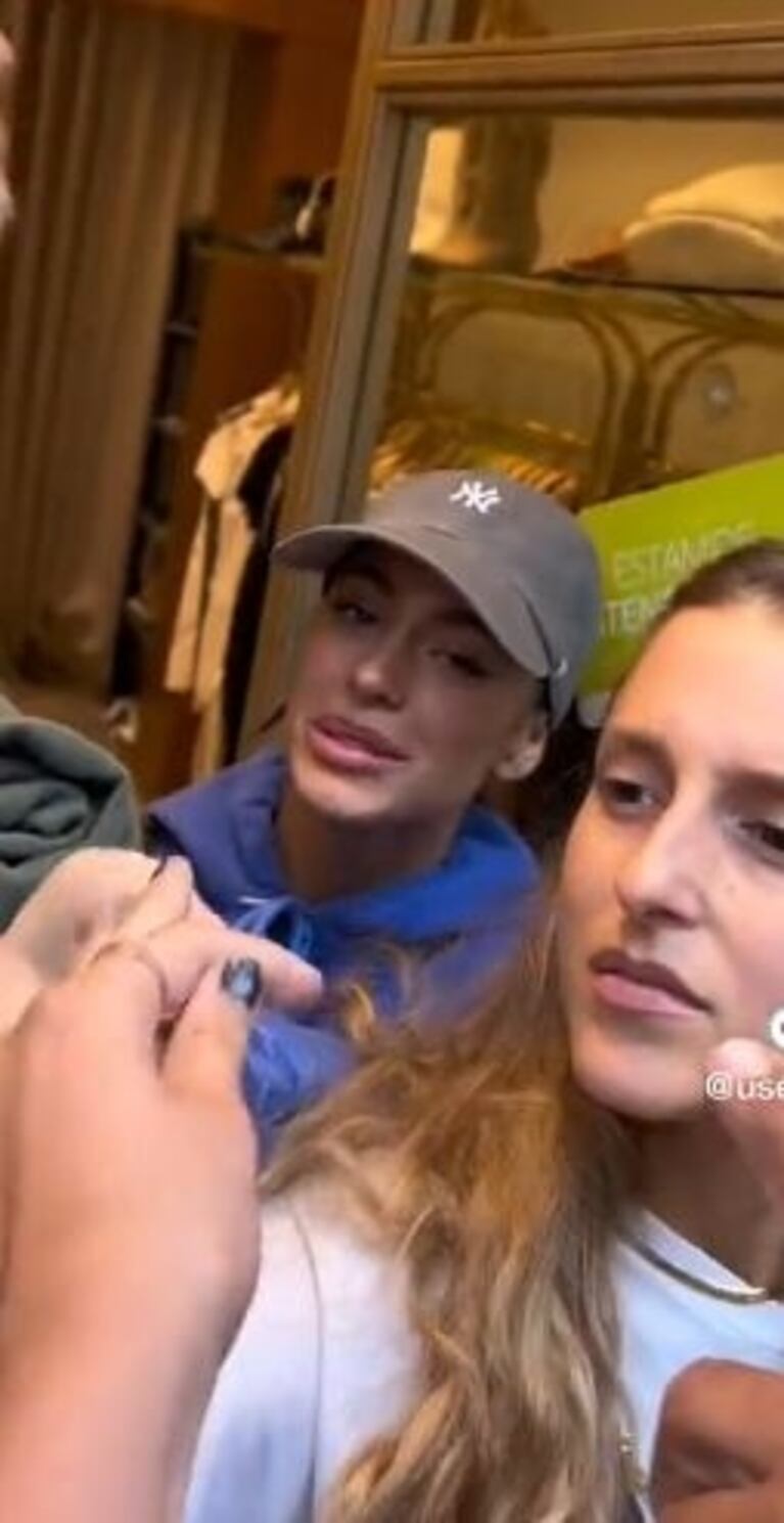 Tini Stoessel y Rodrigo de Paul revolucionaron un local: el futbolista salió y les hizo un contundente pedido a los fans