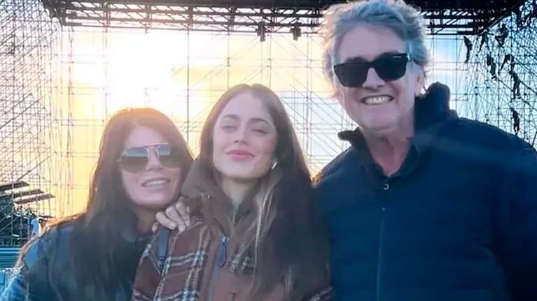 Tini Stoessel y sus padres (Foto: Instagram @tinistoessel)