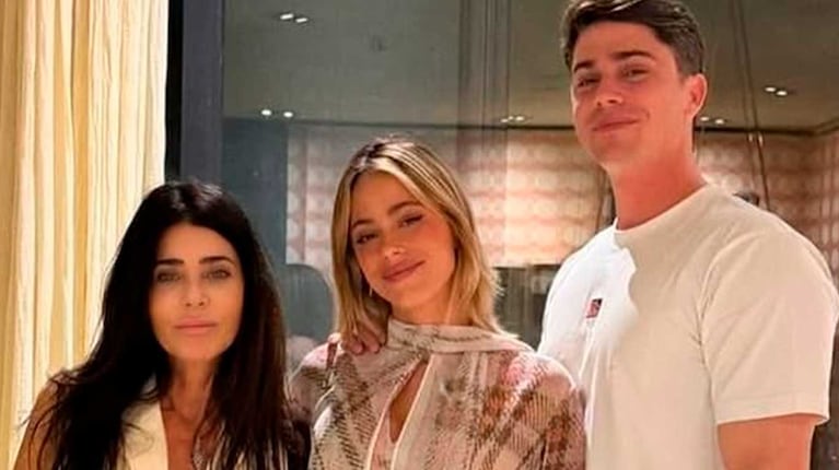 Tini y Fran Stoessel y Mariana Muzlera (Foto: Instagram @mluciamuz)