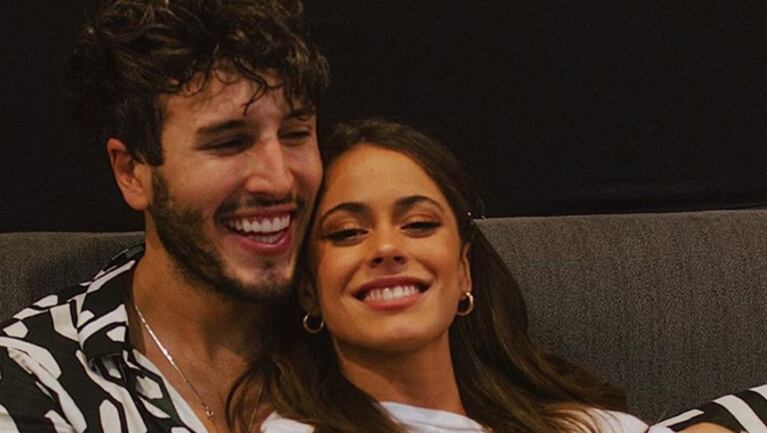 Tini y Sebastián se dedicaron tiernos mensajes en la red.