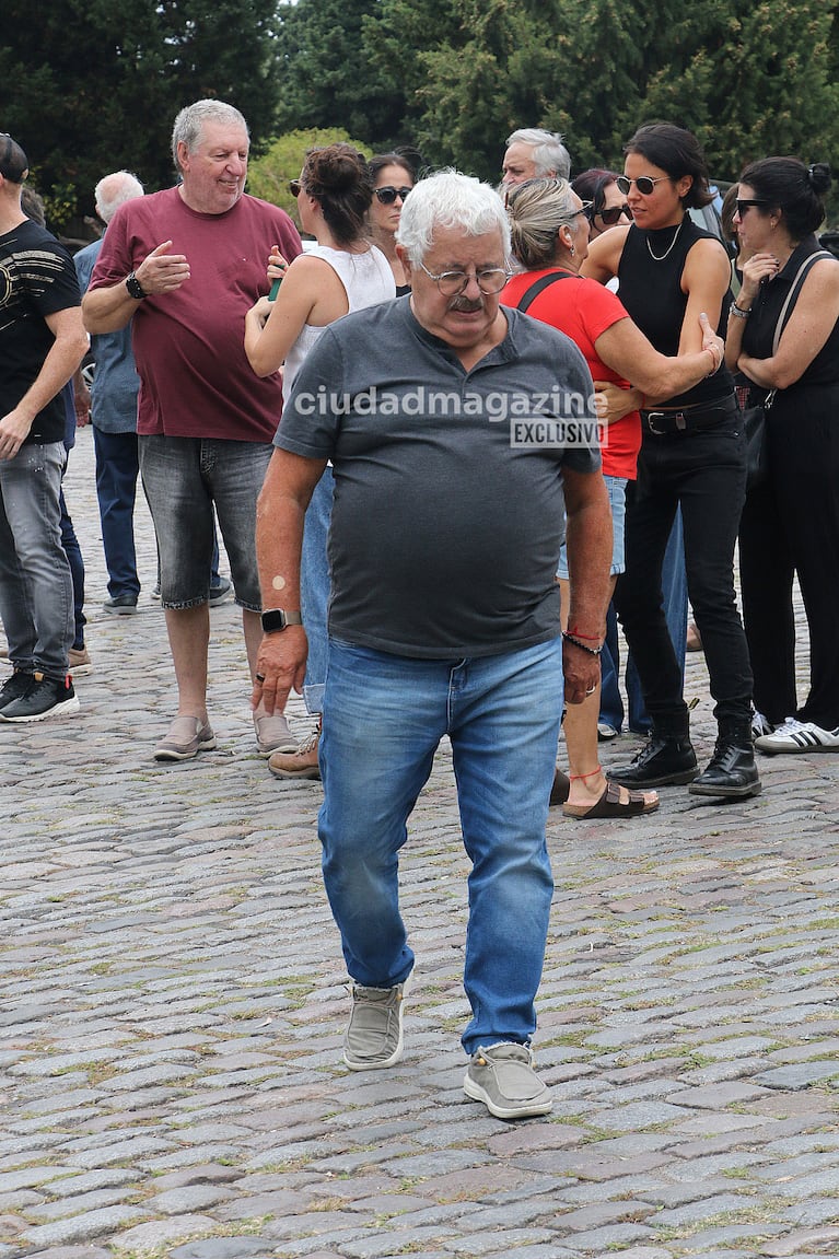 Tití Fernández en el entierro de Marcelo Araujo (Foto: Movilpress).