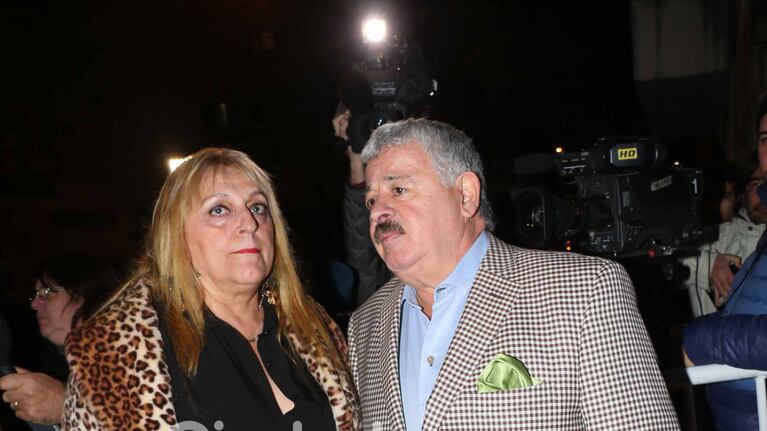 Tití Fernández y su mujer en el cumpleaños de Cacho Castaña. Foto: Movilpress-Ciudad.com.
