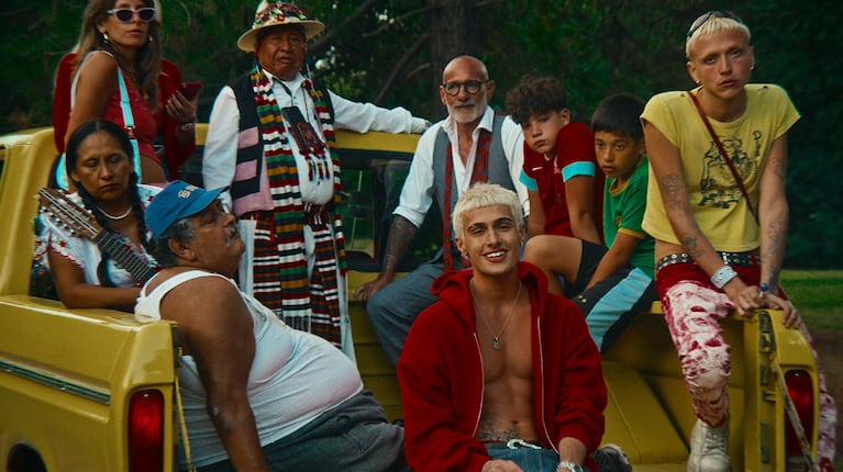 Tobika lanza “Sabor Tropical” en medio de su gira