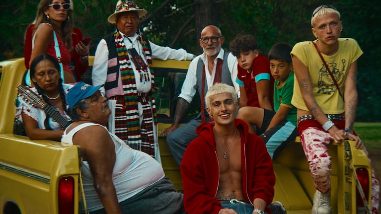 Tobika lanza “Sabor Tropical” en medio de su gira