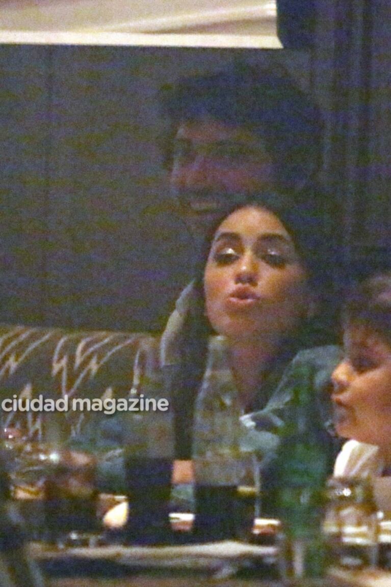 Toda la intimidad del primer show de Lali Espósito en el Luna Park: beso hot con una bailarina, famosos y cena con su novio