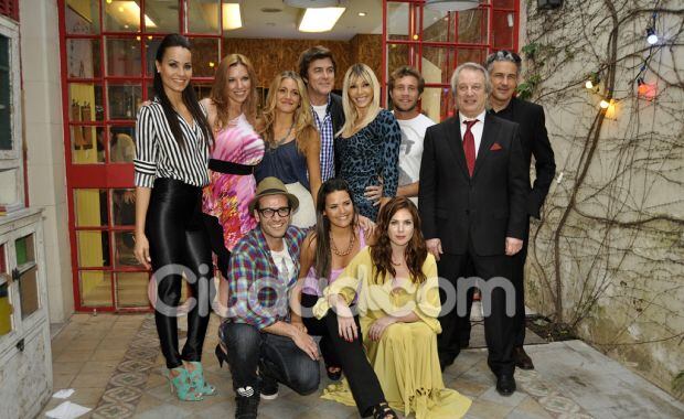 Todo el elenco de Taxxi, amores cruzados. (Foto: Jennifer Rubio-Ciudad.com)