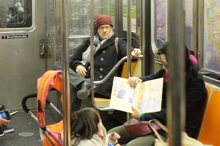 Tom Hanks, en el subte de New York (Foto: Grosby Group)