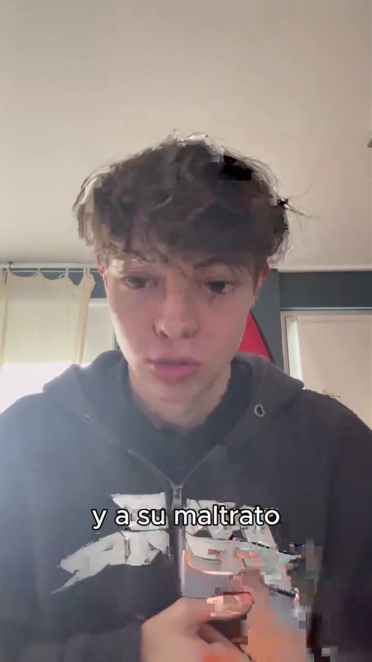 Tomás Cataldi denunció a su mamá públicamente, la influencer Geraldine Mayer, por presunto maltrato psicológico (Foto: captura Instagram).