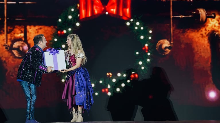 Topa y Laurita Fernández en Disney Celebra: Una Navidad Inolvidable