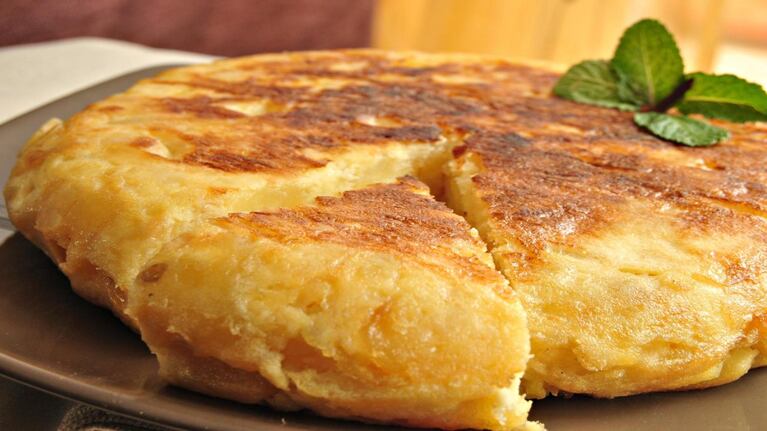 Tortilla de papas e hinojo: una vuelta de tuerca al clásico español