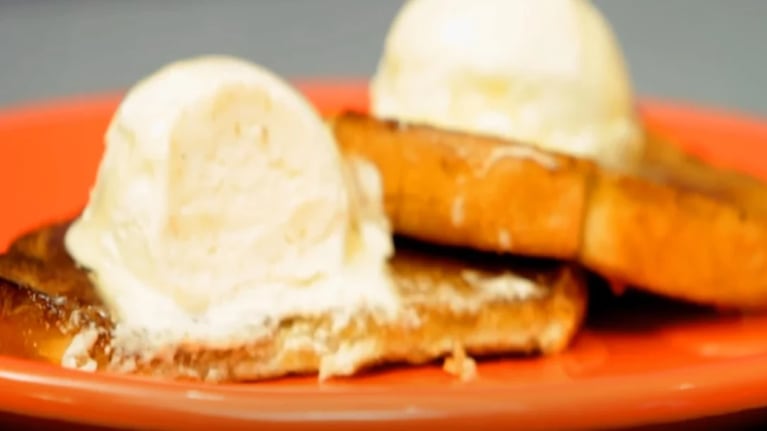 Tostadas de canela con helado de vainilla: la receta para un plato distinto