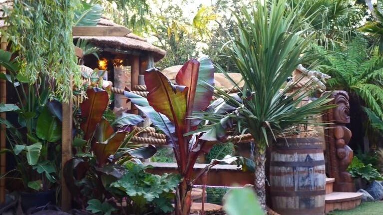 Transformó su jardín en un paraíso para su perro que no podía salir a la calle