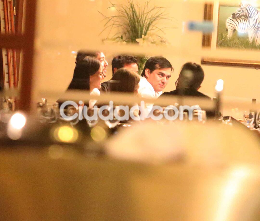 Tras el show, la pareja compartió una cena con amigos (Fotos: Movilpress). 